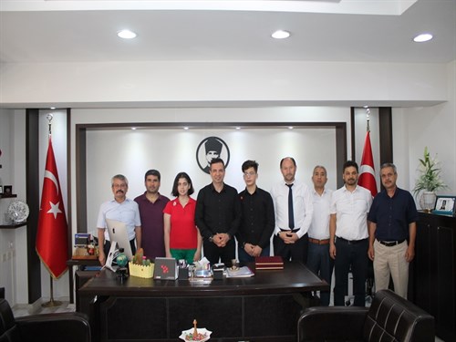 KAYMAKAMIMIZ ŞAFAK GÜRÇAM LİSEYE GEÇİŞ SINAVINDA (LGS) DERECEYE GİREN ÖĞRENCİLERİMİZİ ÖDÜLLENDİRDİ